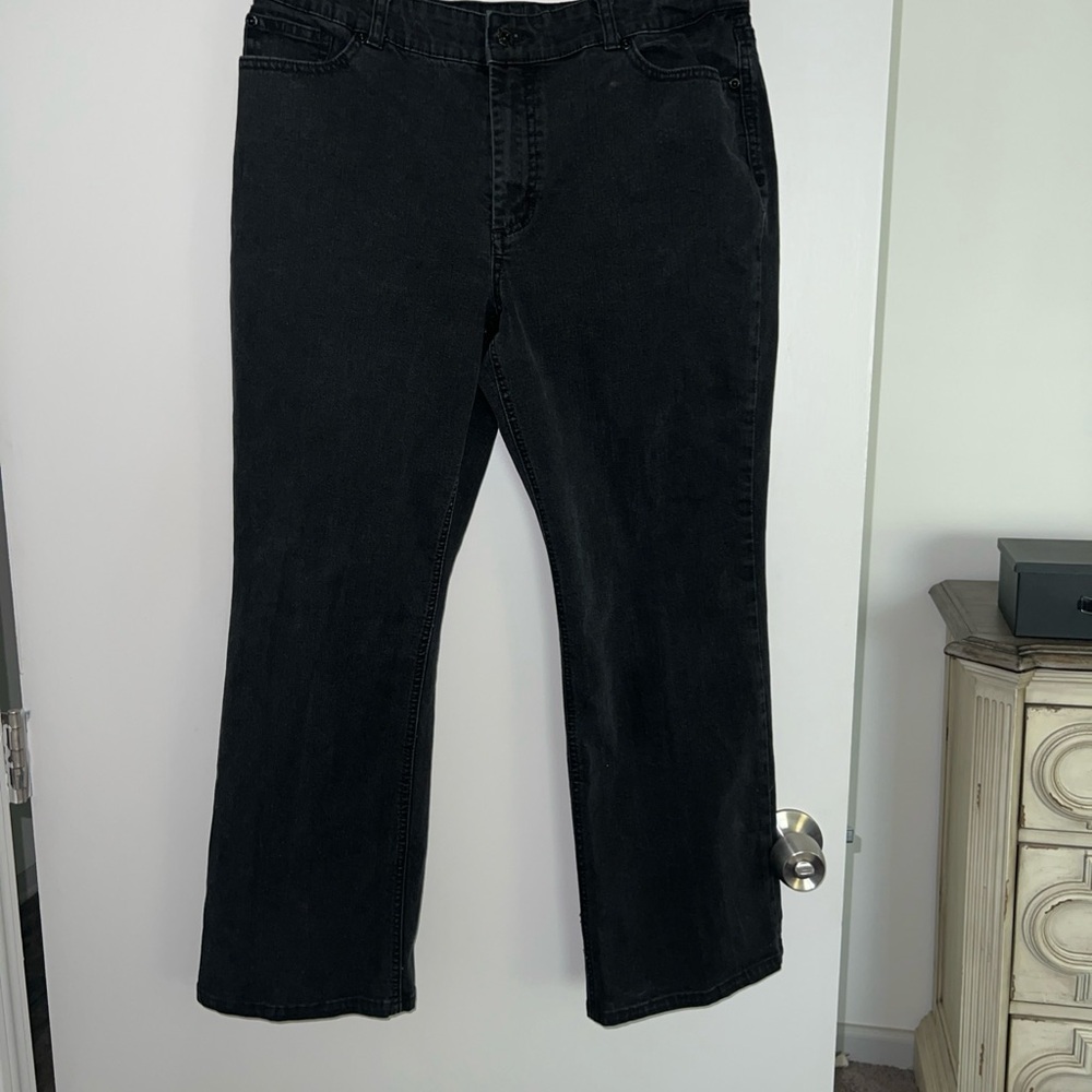 Chico's Platinum Black Jeans Sz 2 SHORT Charm Sh Inseam 27”